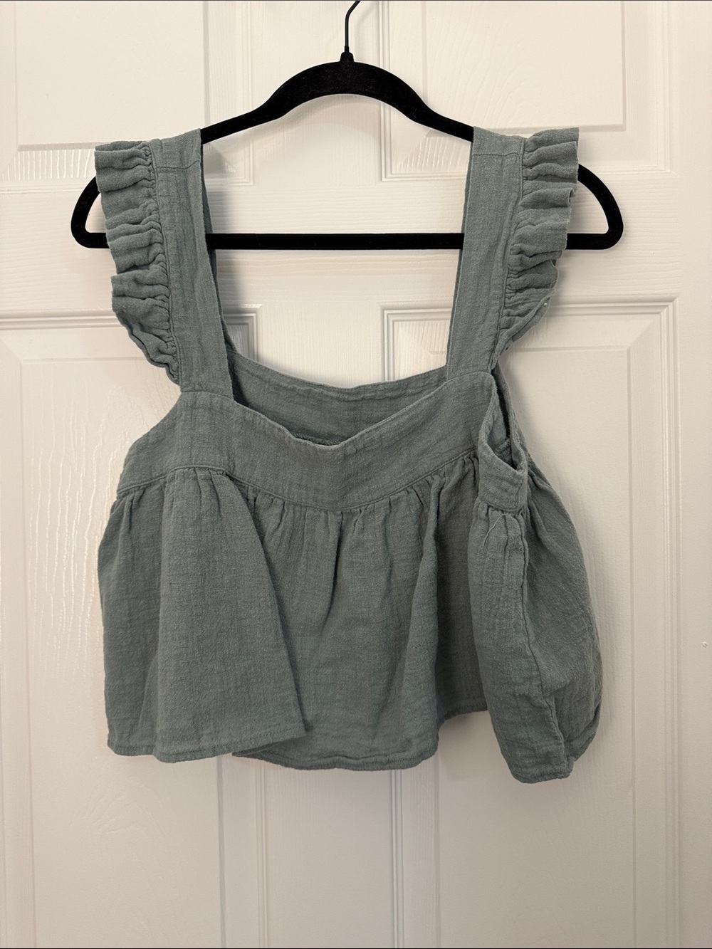 [new inventory] THE IMPECCABLE PIG GREEN LINEN FLUTTER CROP TOP EUC
